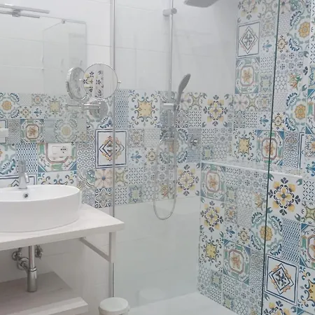 Phoenix Bed and Breakfast 3*